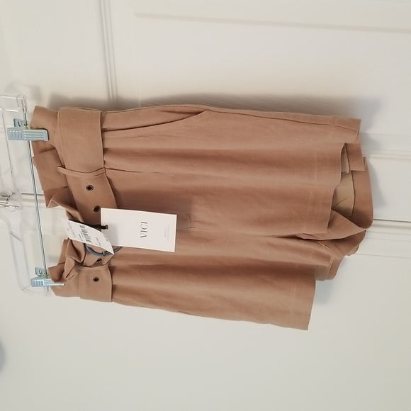 Vici - Linen-Blend Belted High Rise Tailored Shorts, NWT - Picture 3 of 10